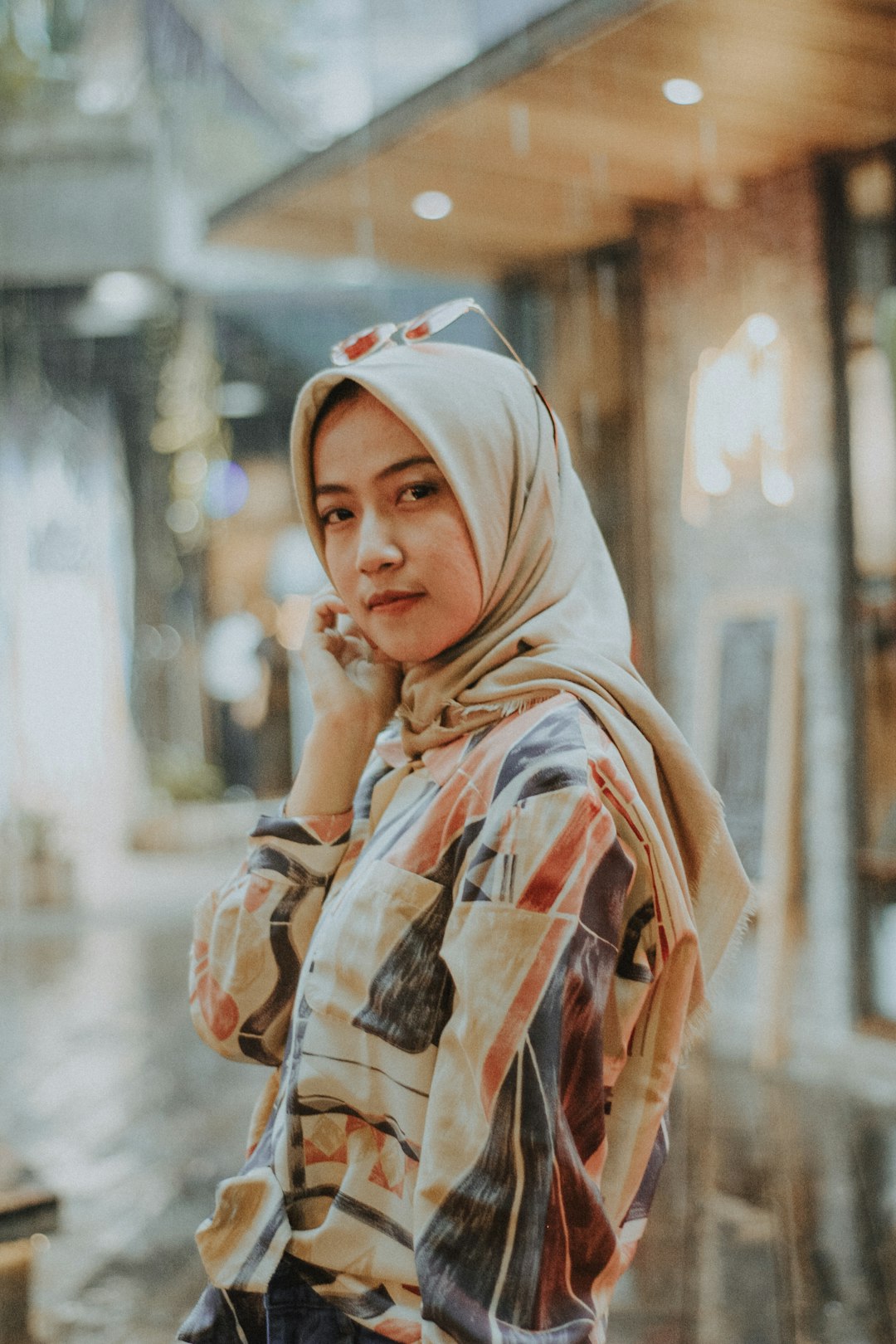 Flirten durch Freundlichkeit und subtile Techniken